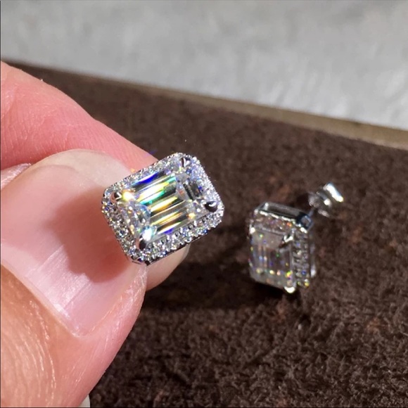 New Women’s Silver Stylish Diamond Stud Earrings - Picture 2 of 6